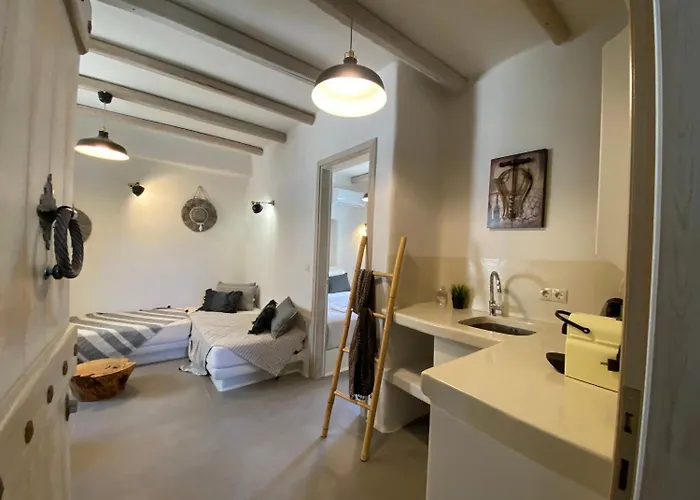 Ampelos * Naxos City