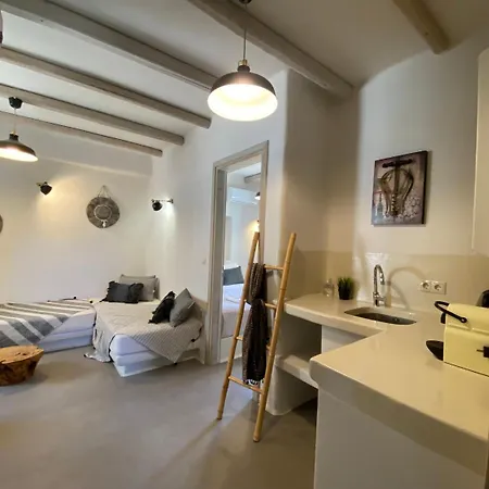 Ampelos * Naxos City