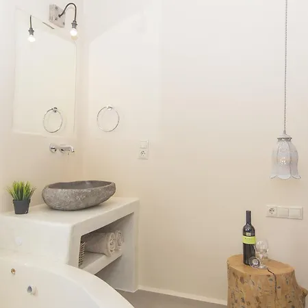 Ampelos * Naxos City